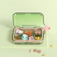 🔥HEISSVERKAUF 50% RABATT! 💊📦 Schluss mit dem Wühlen in Pillenfläschchen – dieser Organizer hält alles getrennt, versiegelt und auf einen Blick sichtbar. Reisefreundlich, leicht & staubdicht. ✨