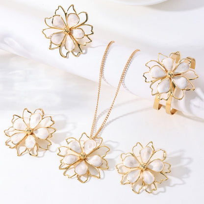 ⏳🔥ZEITLICH BEGRENZT 50% RABATT! ⏰🍀Eleganter doppellagiger Hohlblumen-Schmuck✨